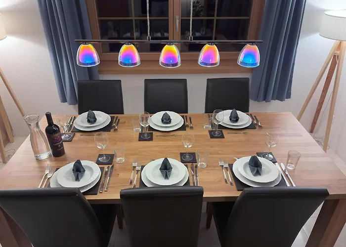 Family Frame Apartment