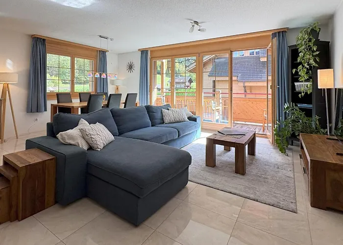 Family Frame Apartment