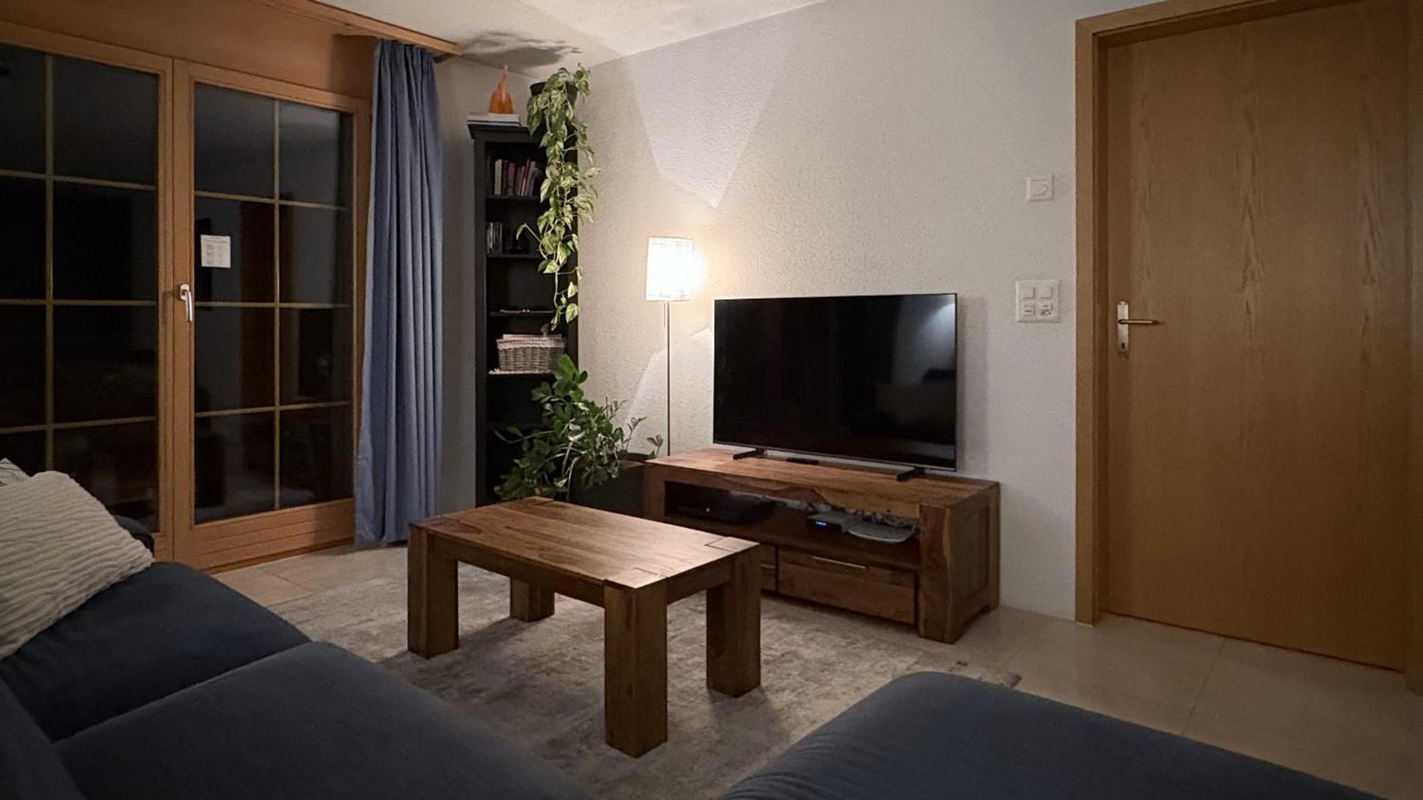 Family Frame Apartment